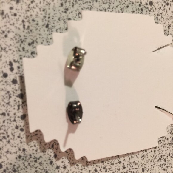 Betsey Johnson earrings - Picture 5 of 7